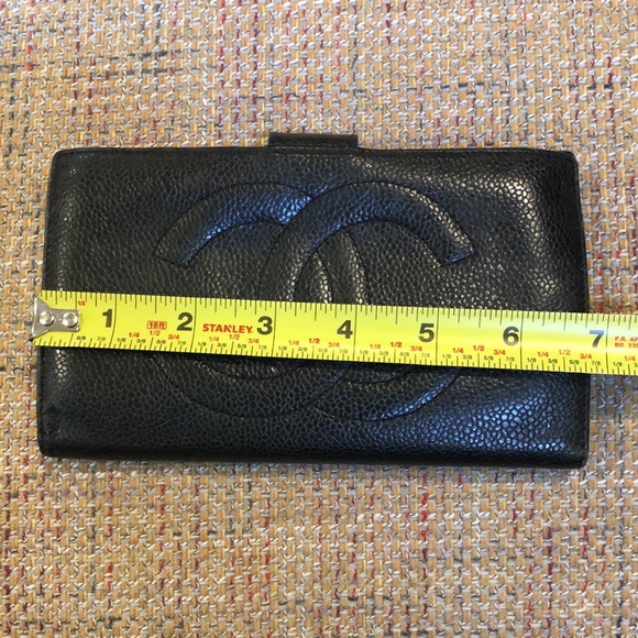 Authentic CHANEL Caviar Skin CC Logo Long Black Bifold Kisslock Wallet - Picture 11 of 15